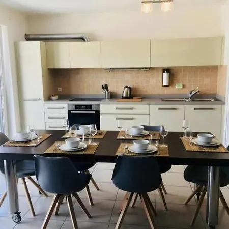 Apartment Comfortable 2 Bedrooms Near Train Station *