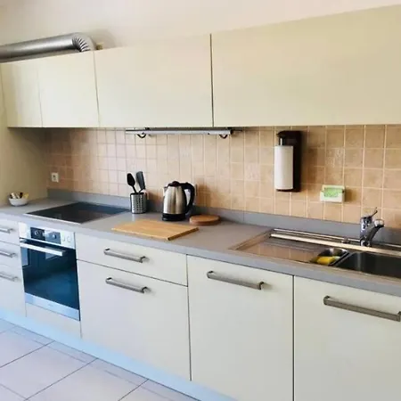 Comfortable 2 Bedrooms Near Train Station Apartment